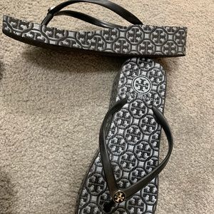 Ladies sz 7 Tory Burch wedge flip flops